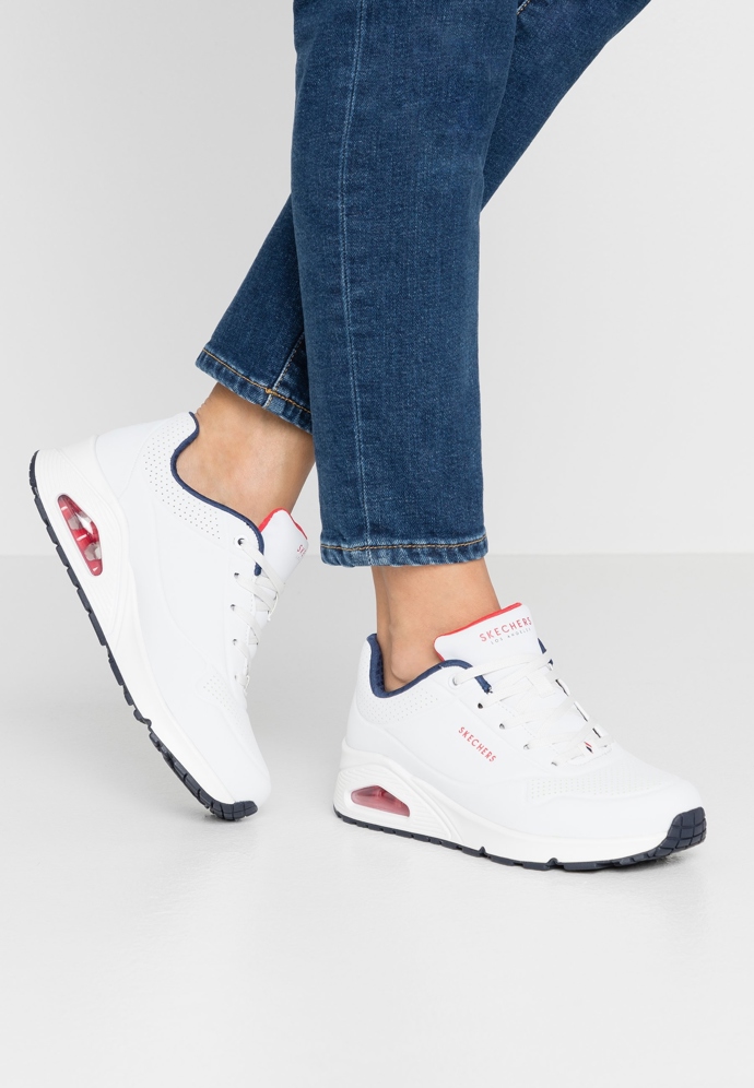 Skechers 1760 Kč
Skechers 1760 Kč