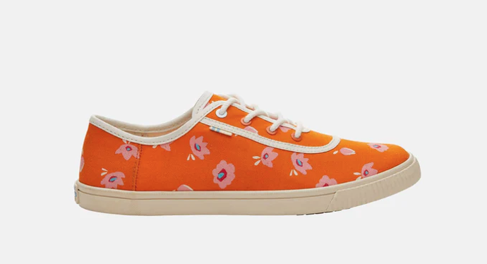 Dámské oranžové tenisky TOMS Flower Print Carmel Sneakers, 216 Kč
