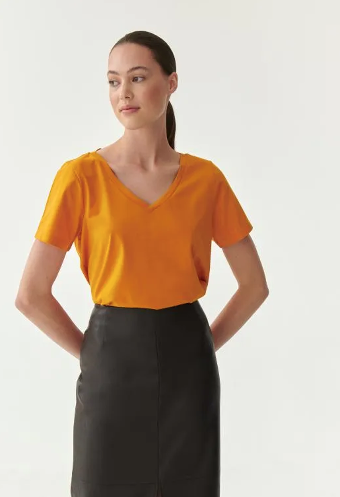 JEDNODUCHÁ DÁMSKÁ HALENKA NELISA, 699 Kč
