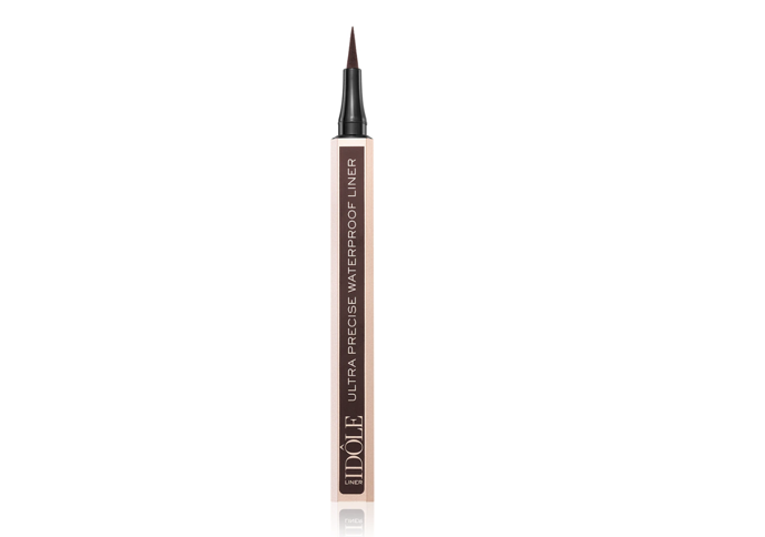 voděodolná oční linka hnědá, Lancome, Notino, 670 Kč
voděodolná oční linka hnědá, Lancome, Notino, 670 Kč