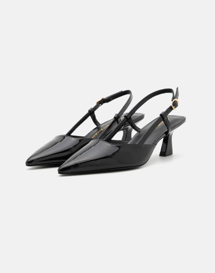 Slingback, STUART WEITZMAN, 10800 Kč
Slingback, STUART WEITZMAN, 10800 Kč