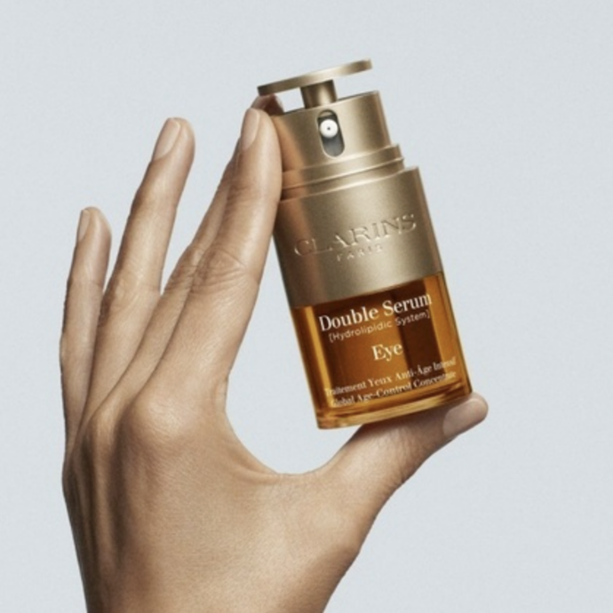 DOUBLE SERUM EYE, Intenzivní sérum proti stárnutí očního okolí, Clarins / Marionnaud, 1250 Kč
