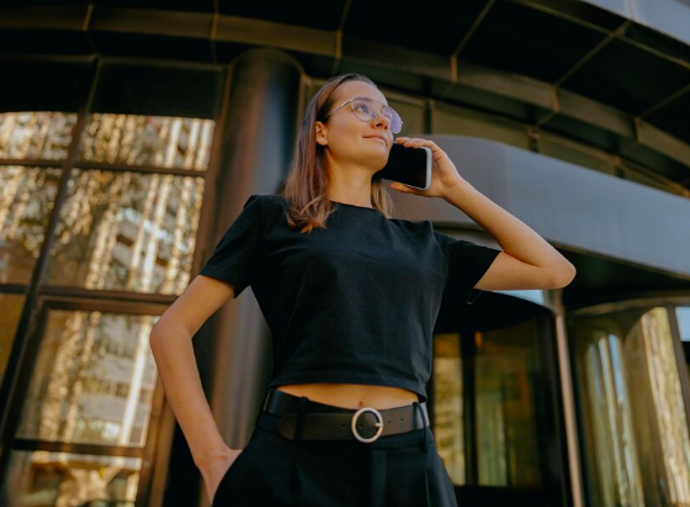 Odvážné letní trendy totiž rozhodně nemusí být výsadou dvacítek. Zralé ženy je však musí nosit chytře a s elegancí.
Odvážné letní trendy totiž rozhodně nemusí být výsadou dvacítek. Zralé ženy je však musí nosit chytře a s elegancí.