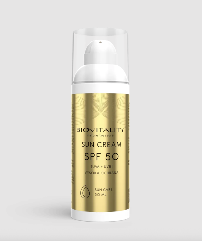 Opalovací krém SPF 50, Green Idea, 228 Kč 
