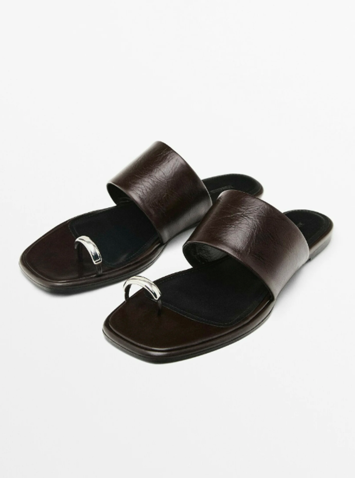 Sandály s odděleným palcem, Massimo Dutti, 2999 Kč
