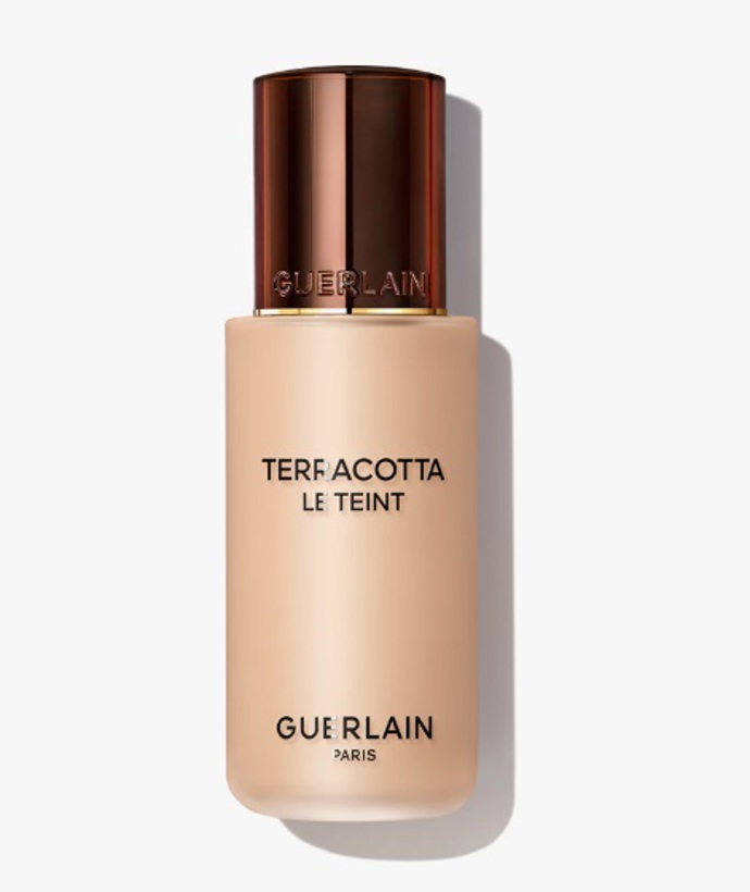 Tekutý make-up pro přirozený vzhled, GUERLAIN, 1 155 Kč
