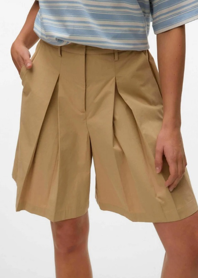 Plátěné šortky, Vero Moda, 1 299 Kč
