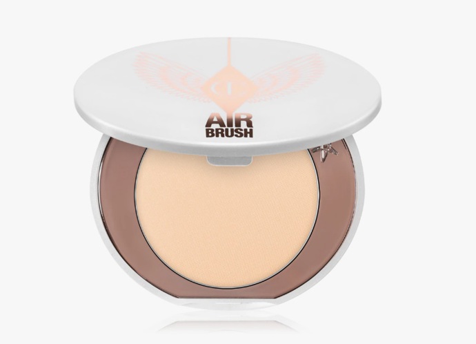 Rozjasňující kompaktní pudr cestovní balení, Charlotte Tilbury, 710 Kč
