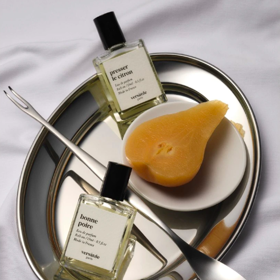 Versatile Paris Bonne Poire s vůní bazalky, bergamotu, kardamonu, hrušky, kávy, vanilky a cedru, 15 ml 975 Kč
