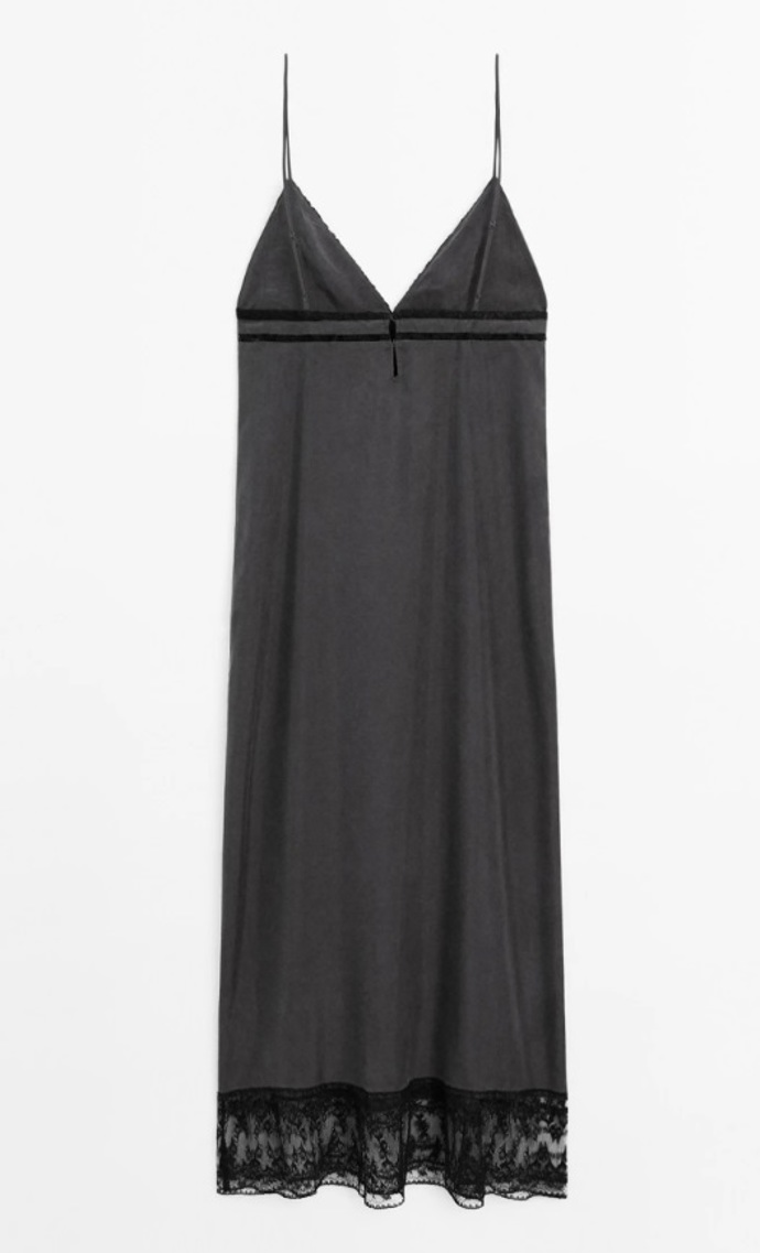 Černé šaty ve stylu noční košilky, Massimo Dutti, 3 999 Kč

