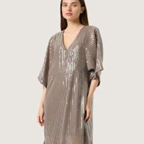 Maxi metalické šaty, Soaked in Luxury, 1 970 Kč
