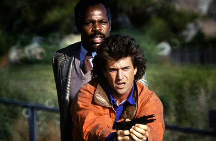 Se zbraní v ruce se proháněl také vlasáč Mel Gibson
Se zbraní v ruce se proháněl také vlasáč Mel Gibson