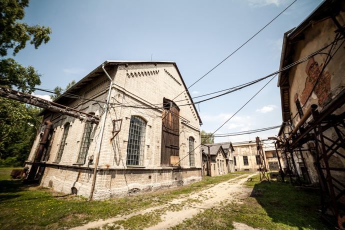 Hornický skanzen Mayrau je technický skanzen, který se nachází v obci Vinařice u Kladna na místě bývalého dolu Mayrau.
Hornický skanzen Mayrau je technický skanzen, který se nachází v obci Vinařice u Kladna na místě bývalého dolu Mayrau.