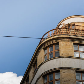 Palác Dunaj prošel důkladnou rekonstrukcí, která respektuje jeho historické kořeny, ale zároveň poskytuje perfektní zázemí v moderní době.
Palác Dunaj prošel důkladnou rekonstrukcí, která respektuje jeho historické kořeny, ale zároveň poskytuje perfektní zázemí v moderní době.