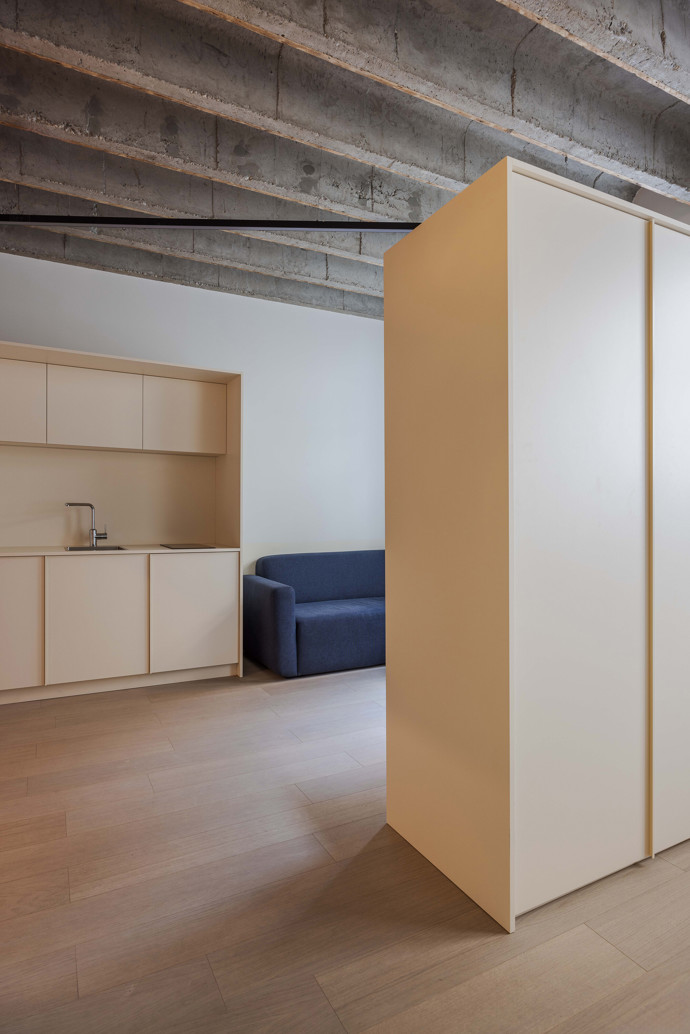 Někdejší kulturní dům se mění v domov pro nové generace. Metropol Coliving v Bratislavě ukazuje, jak může vypadat nájemní bydlení budoucnosti.
Někdejší kulturní dům se mění v domov pro nové generace. Metropol Coliving v Bratislavě ukazuje, jak může vypadat nájemní bydlení budoucnosti.
