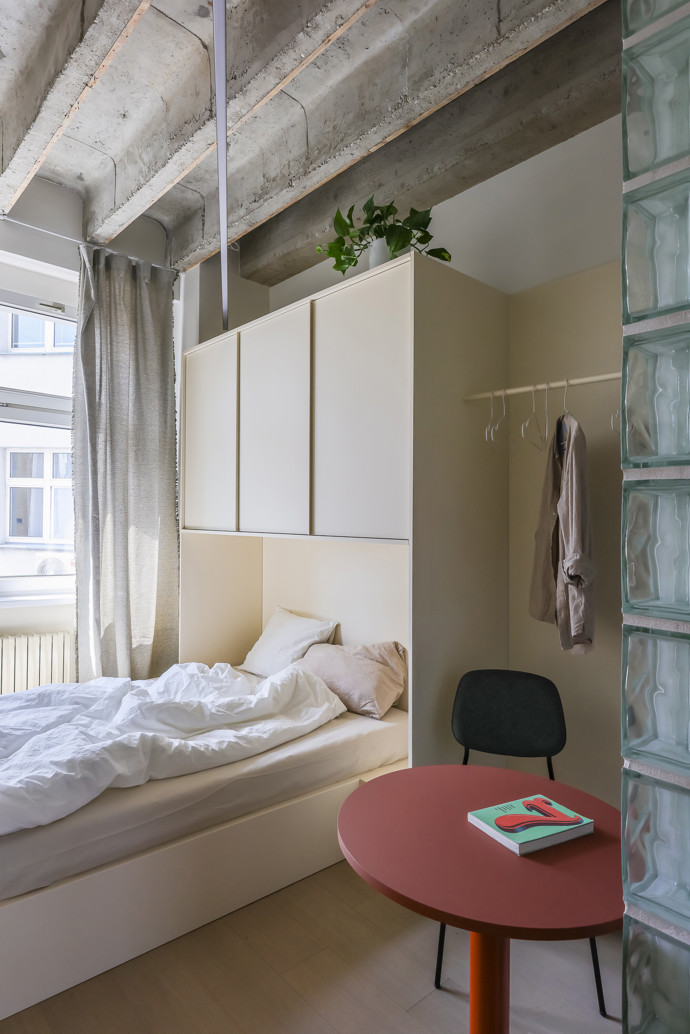 Někdejší kulturní dům se mění v domov pro nové generace. Metropol Coliving v Bratislavě ukazuje, jak může vypadat nájemní bydlení budoucnosti.
Někdejší kulturní dům se mění v domov pro nové generace. Metropol Coliving v Bratislavě ukazuje, jak může vypadat nájemní bydlení budoucnosti.