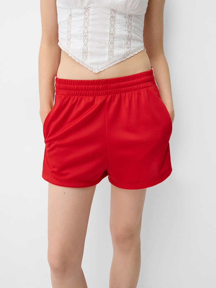 Šortky, Bershka, 599 Kč
