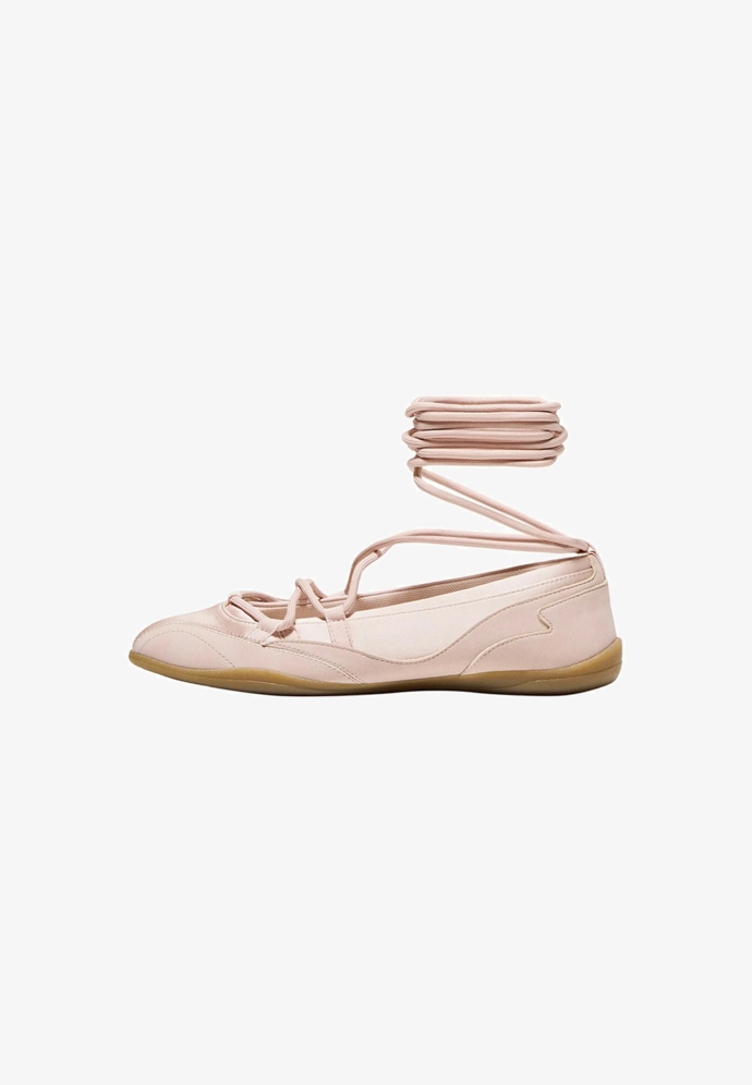 Bershka 849 Kč
Bershka 849 Kč