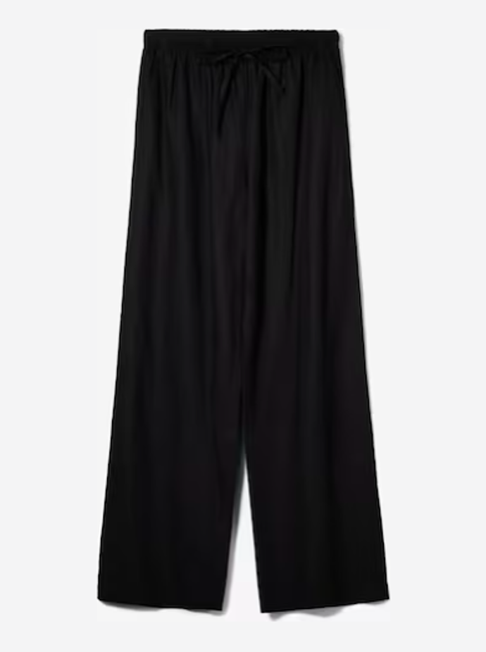 Bershka Zvonové kalhoty 600 Kč
