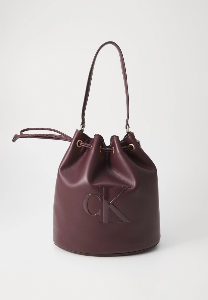 Kabelka, Calvin Klein,3290 Kč
Kabelka, Calvin Klein,3290 Kč