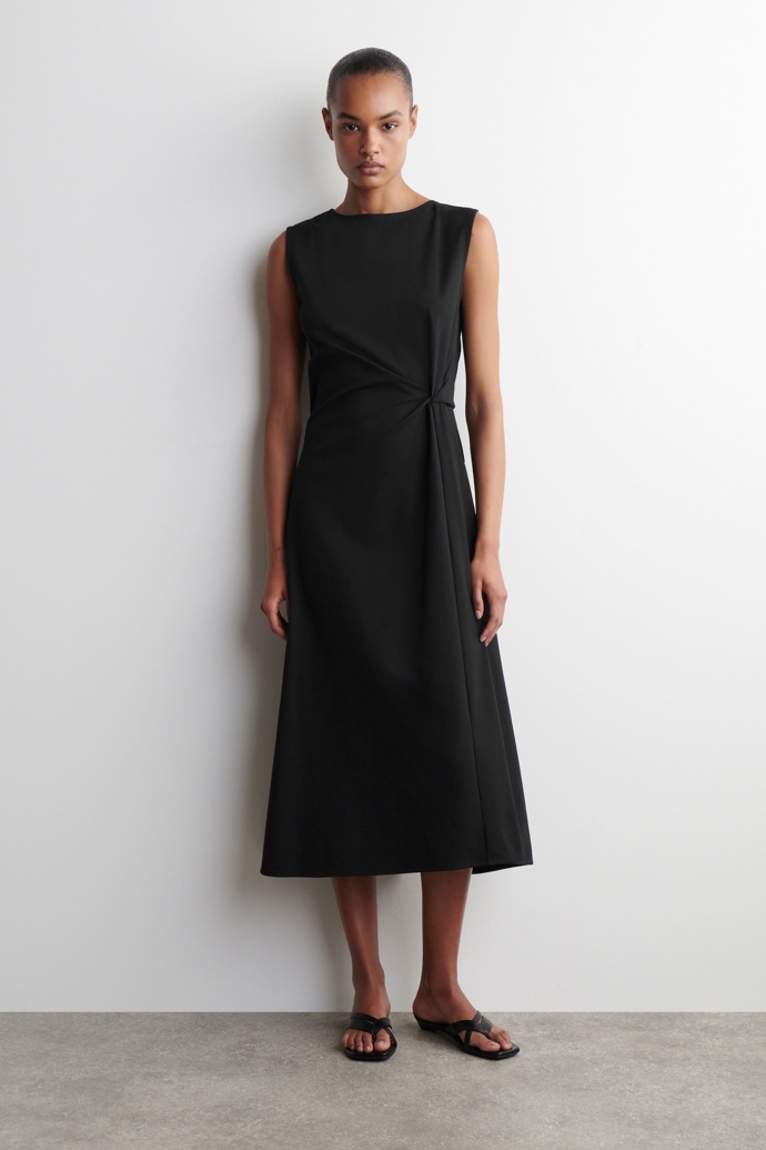Cos, 89 eur
Cos, 89 eur