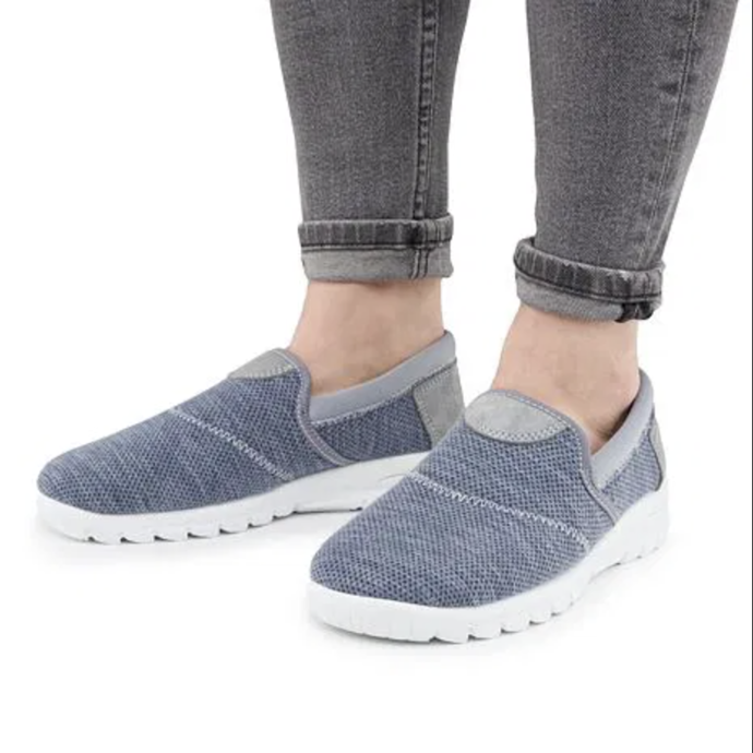 Dámské slip-on tenisky, Ovečkárna, 699 Kč
