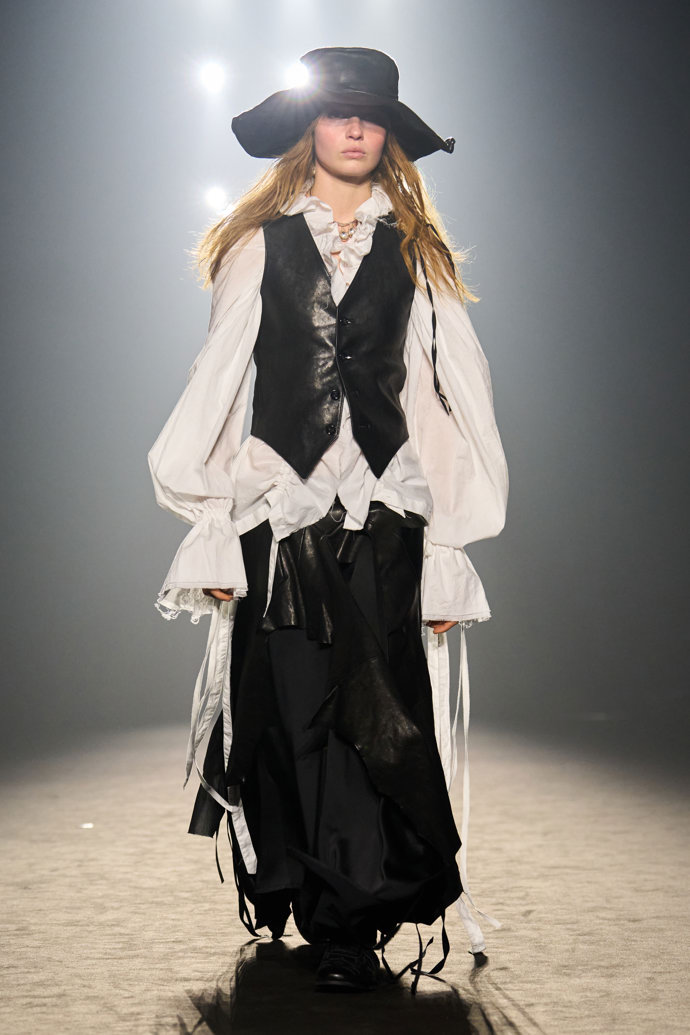 Ann Demeulemeester podzim 2025
