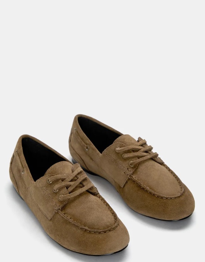Velurové bolobotky, PULL&BEAR, 1 039 Kč
Velurové bolobotky, PULL&BEAR, 1 039 Kč