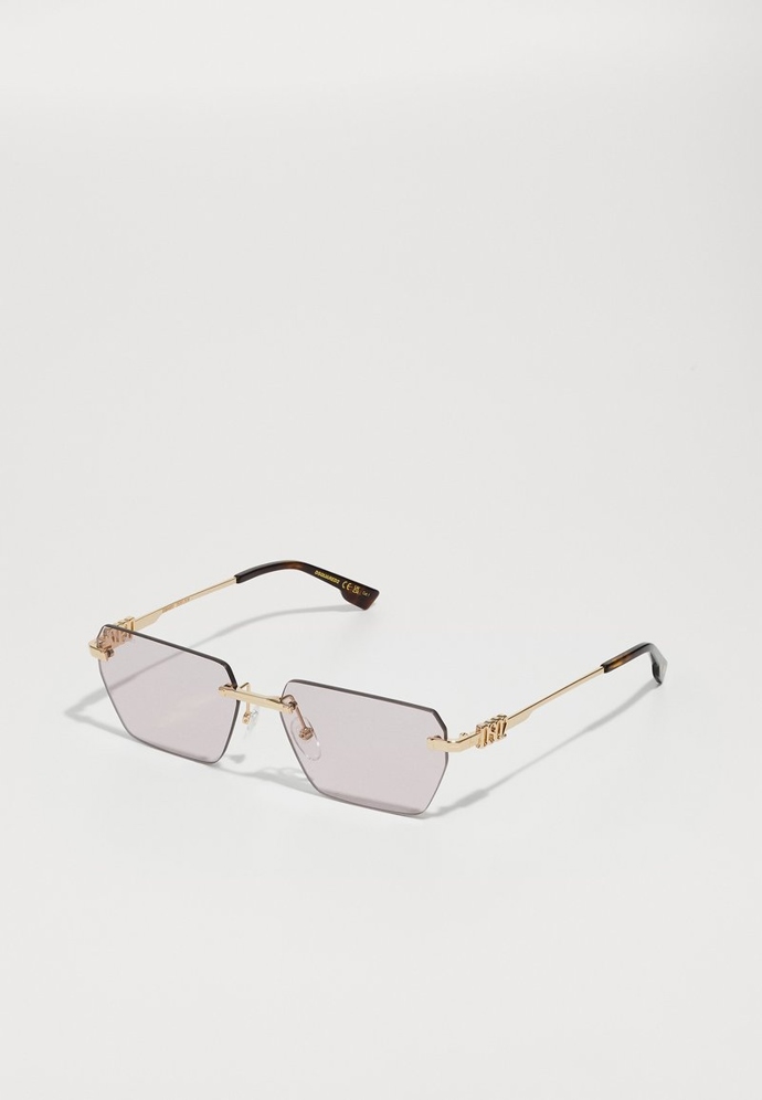 Dsquared2, 7180 Kč
Dsquared2, 7180 Kč