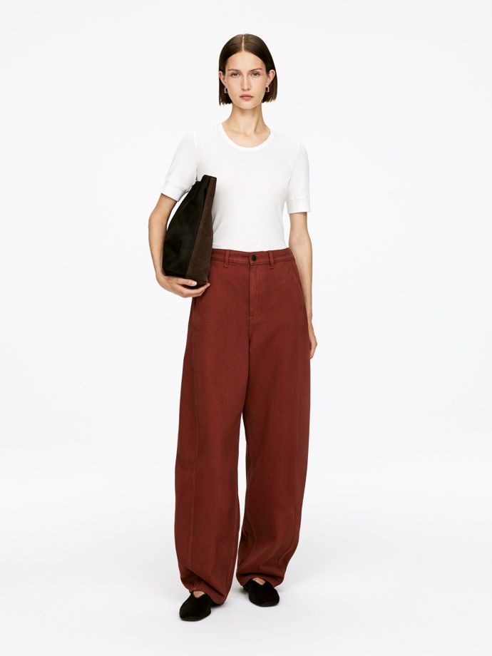Džíny, Arket, 89 eur
