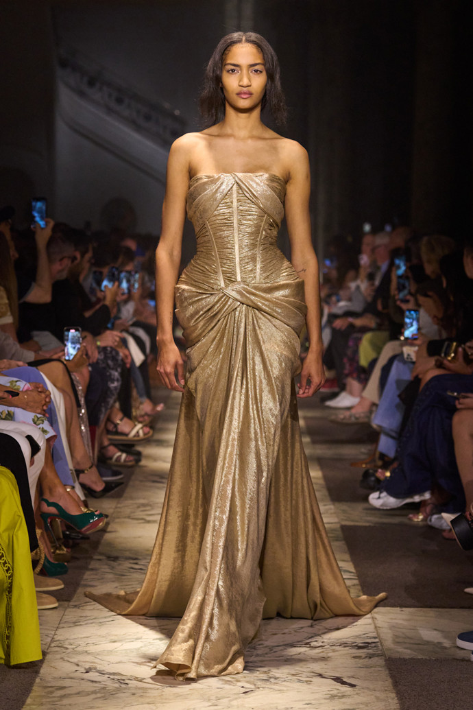 Elie Saab podzim 2025
Elie Saab podzim 2025