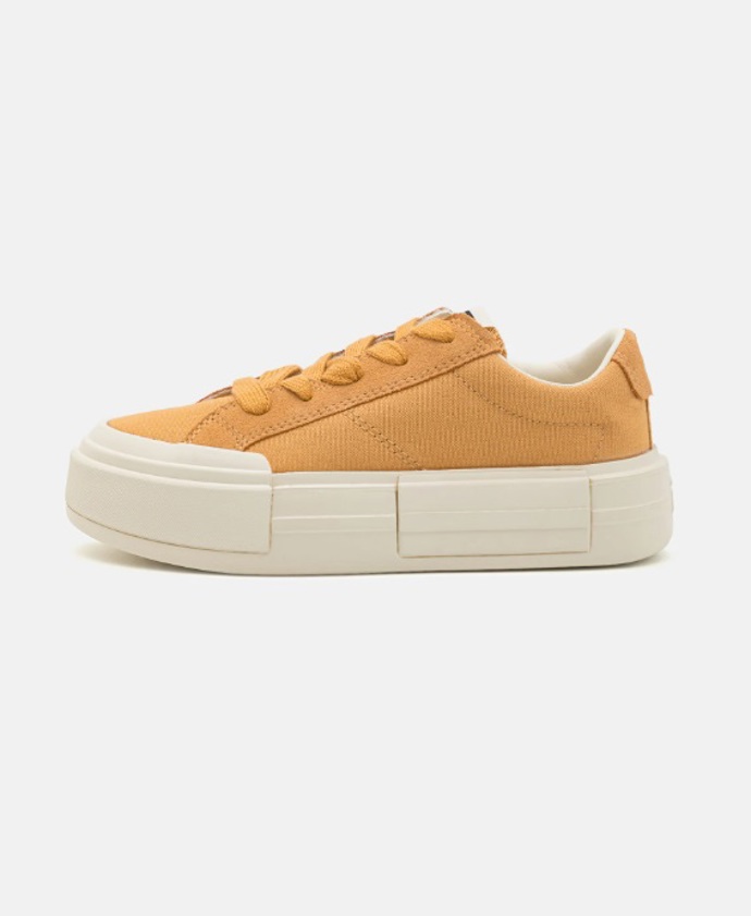 Žluté tenisky, Converse, 1 020 Kč
