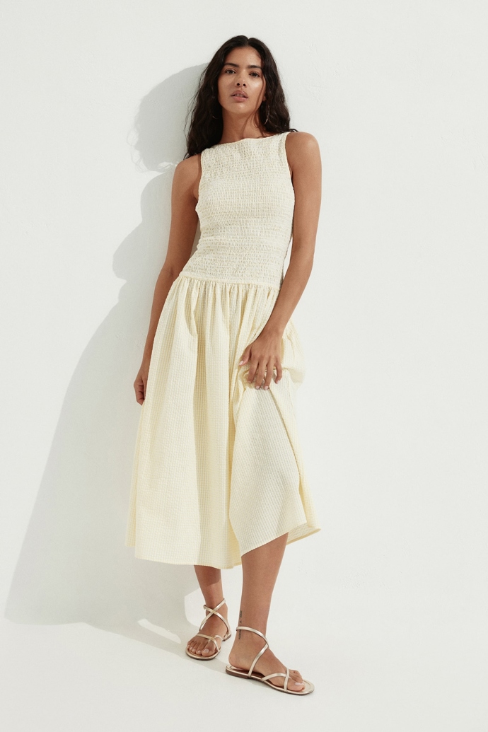 H&M, 739 Kč
