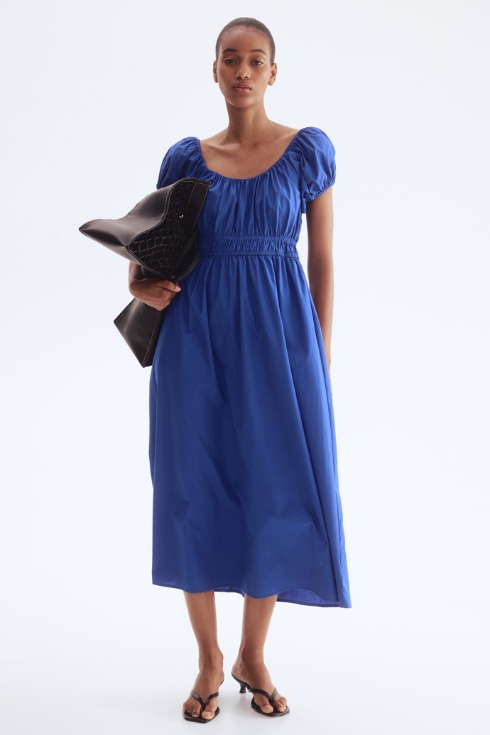 H&M, 739 Kč
