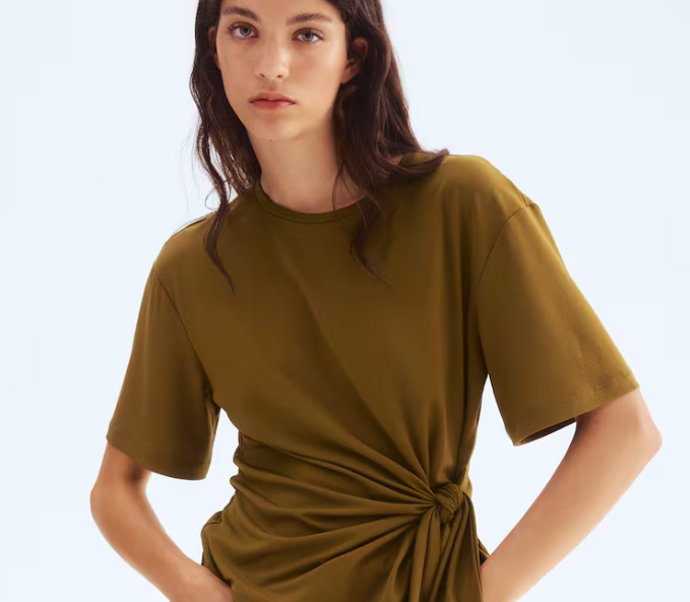 H&M TOP S VÁZAČKAMI319 Kč
