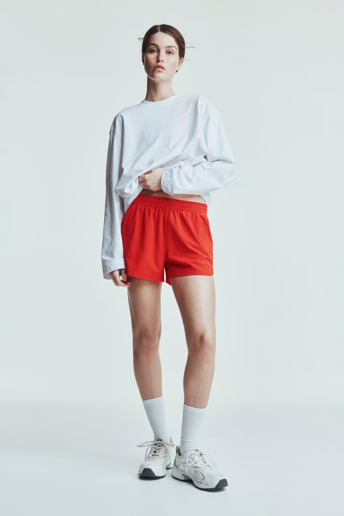 Šortky, H&M, 359 Kč
