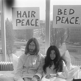 Yoko Ono a John Lennon
