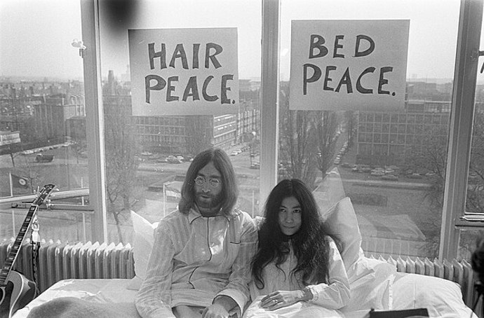 Yoko Ono a John Lennon

