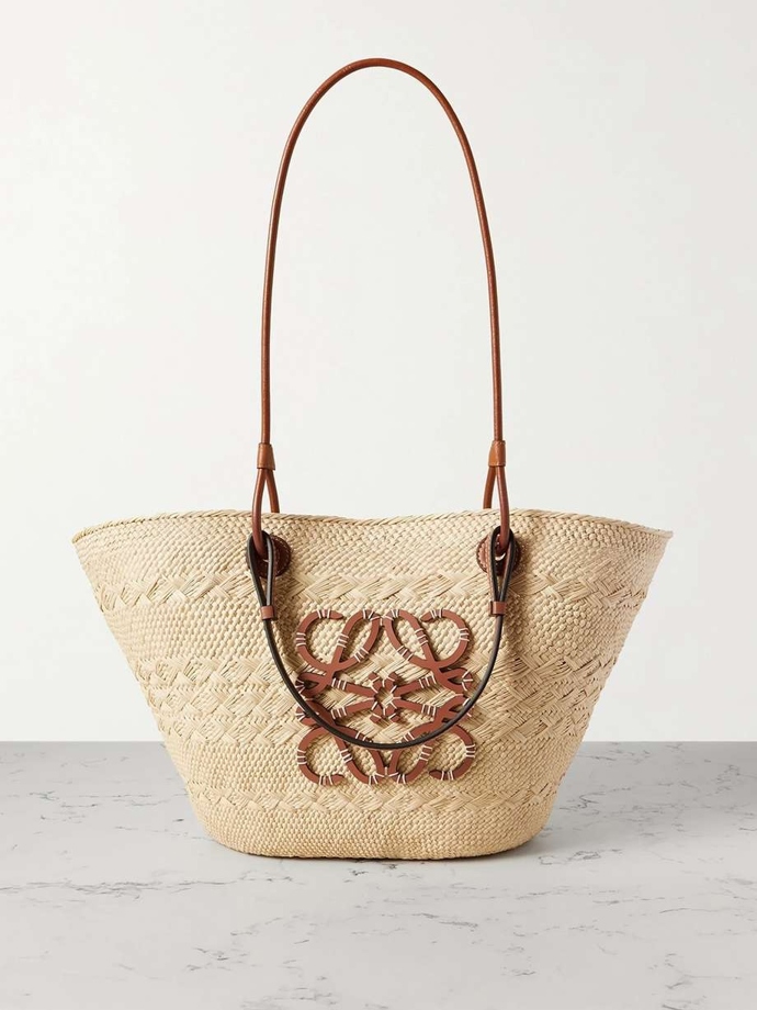 Loewe, 850 eur
Loewe, 850 eur