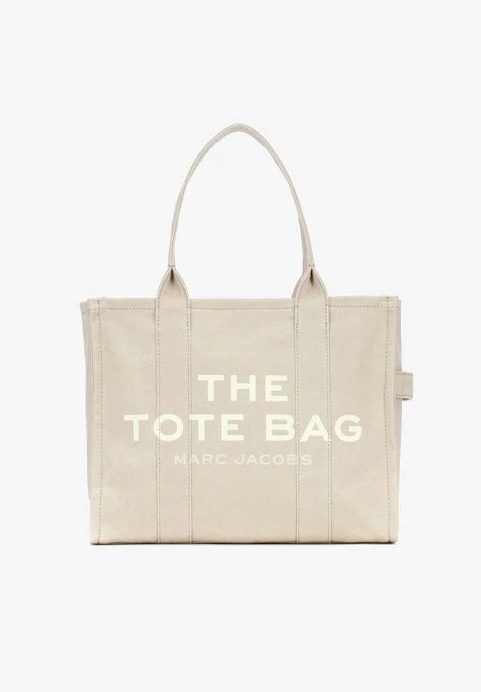 Látková taška, Marc Jacobs, 6600 Kč
Látková taška, Marc Jacobs, 6600 Kč
