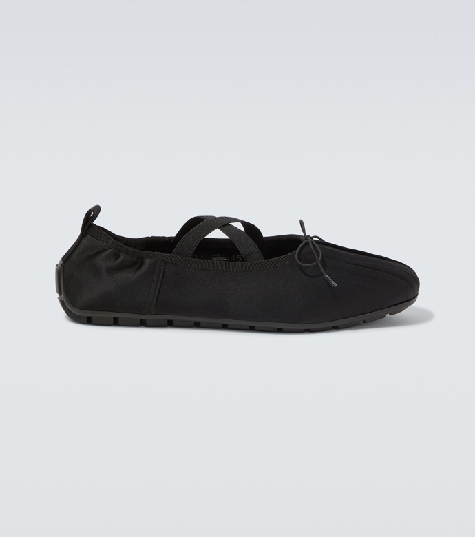 Pánské baleríny, Simone Rocha, 462 eur
Pánské baleríny, Simone Rocha, 462 eur