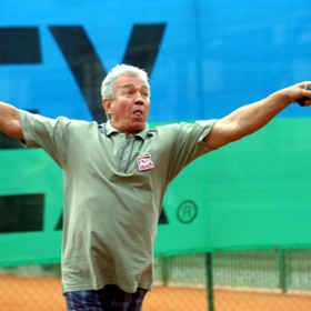 Jiří Krampol byl i vášnivým tenistou

