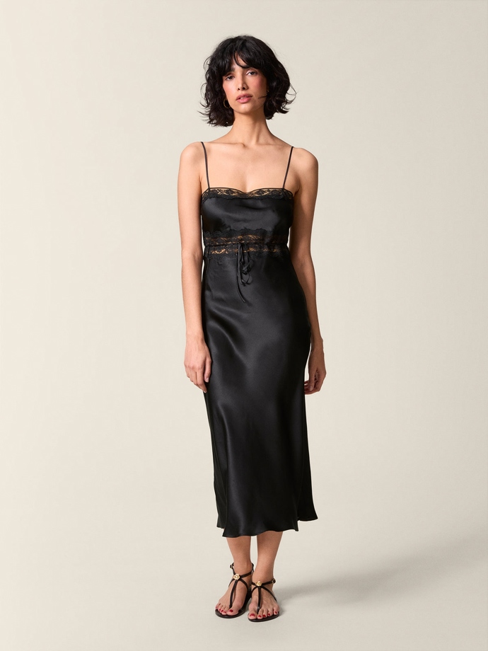 Rouje, 240 eur
Rouje, 240 eur
