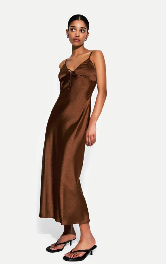 Slip dress šaty, Bershka, 579 Kč
