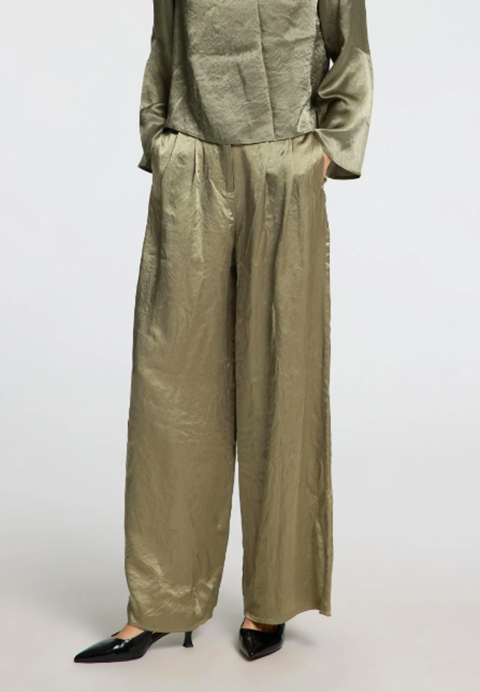 Selected Femme – Zalando, 2880 Kč
Selected Femme – Zalando, 2880 Kč