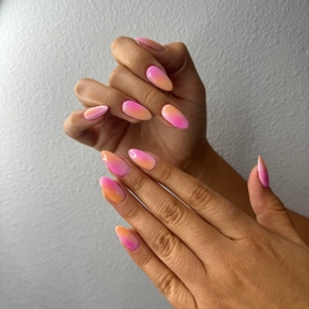 Ombré manikúra
