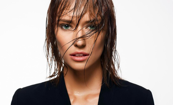 Jsou nenápadné, přirozené, ale zároveň promyšlené. Není divu, že je znovu objevují celebrity i stylisté po celém světě.
