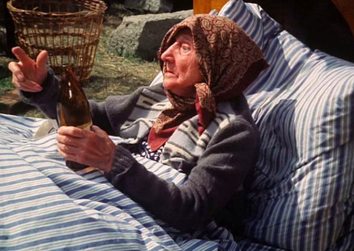 Babička v jezdící posteli hraje ve filmech důležitou roli
Babička v jezdící posteli hraje ve filmech důležitou roli