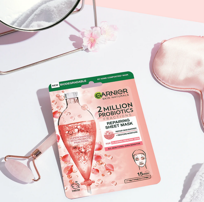 Plátýnková maska na obličej Garnier Skin Naturals se o to díky složení s 2 miliony probiotických frakcí postará. Zregeneruje a posílí ochrannou kožní bariéru a obnoví ideální úroveň vlhkosti. Pleť bude díky působení masky okamžitě intenzivně hydratovaná, zklidněná a zdravě zářící. 61 Kč
