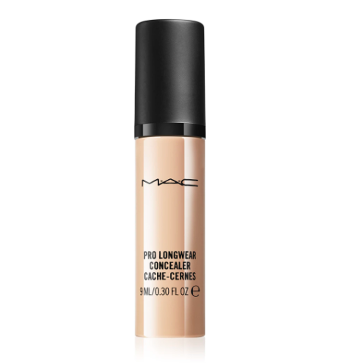 Make-up long wear, MAC Cosmetics, 940 Kč
